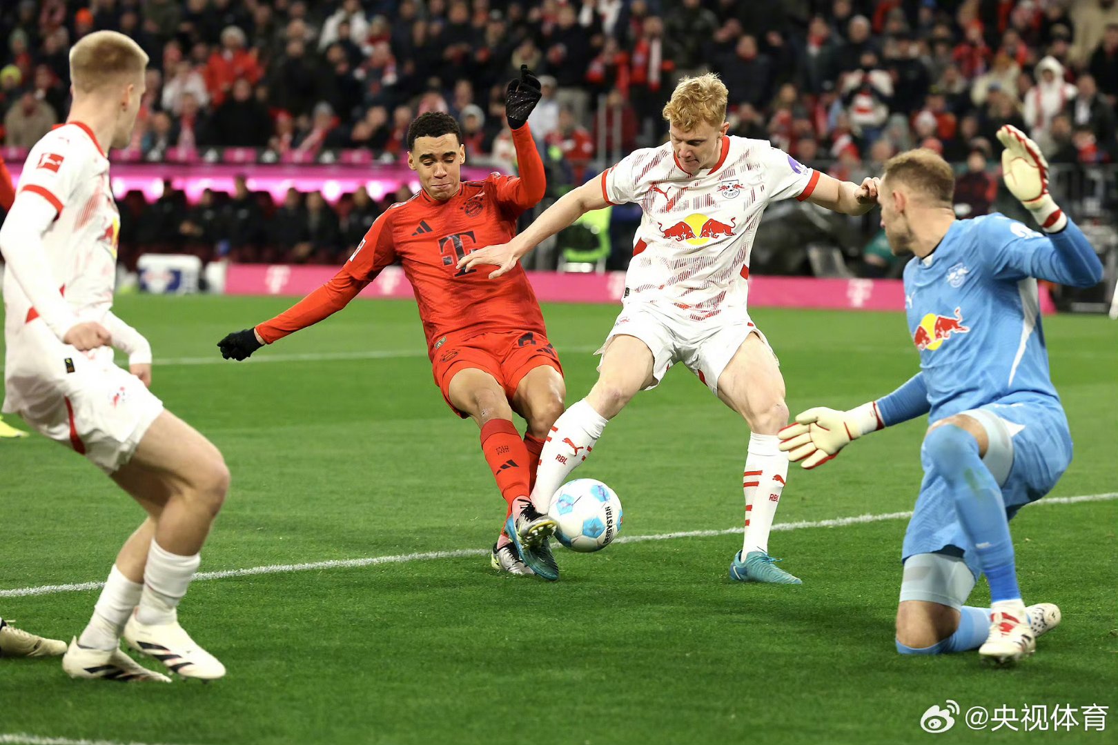 莱比锡红牛横扫拜仁，托尼惊艳四座