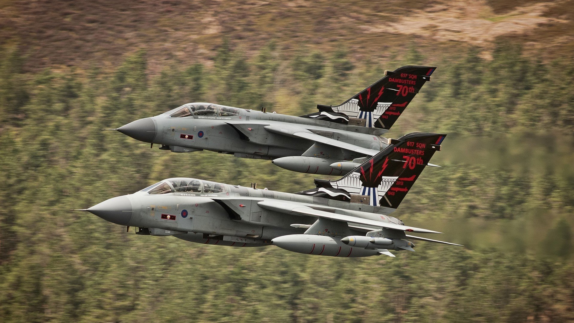 一场没有终场的2:1，当羽毛球赛场响起足球的凯歌