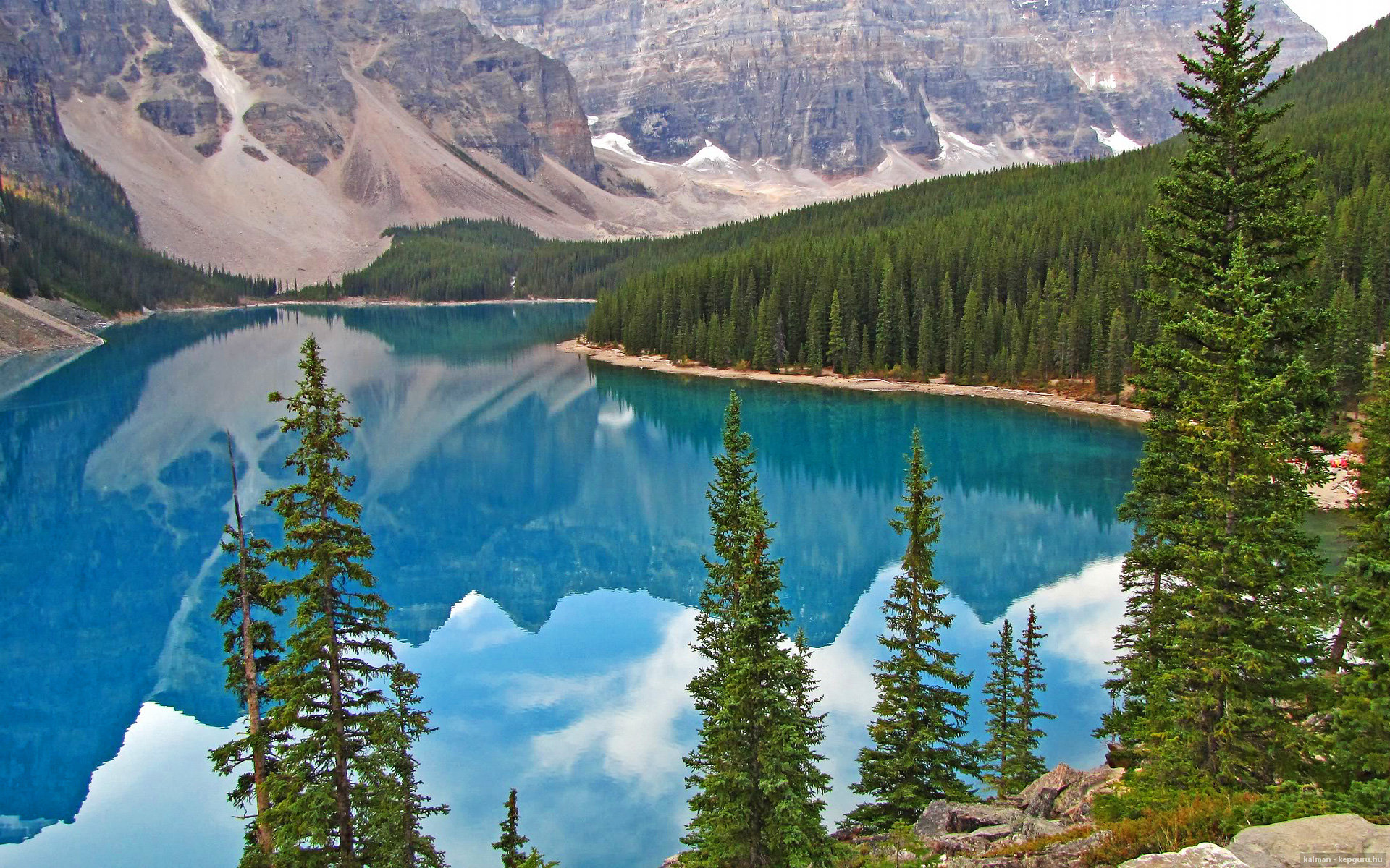 绿茵场上的天方夜谭,当摩洛哥用一秒钟,撕裂巴黎的千年骄傲