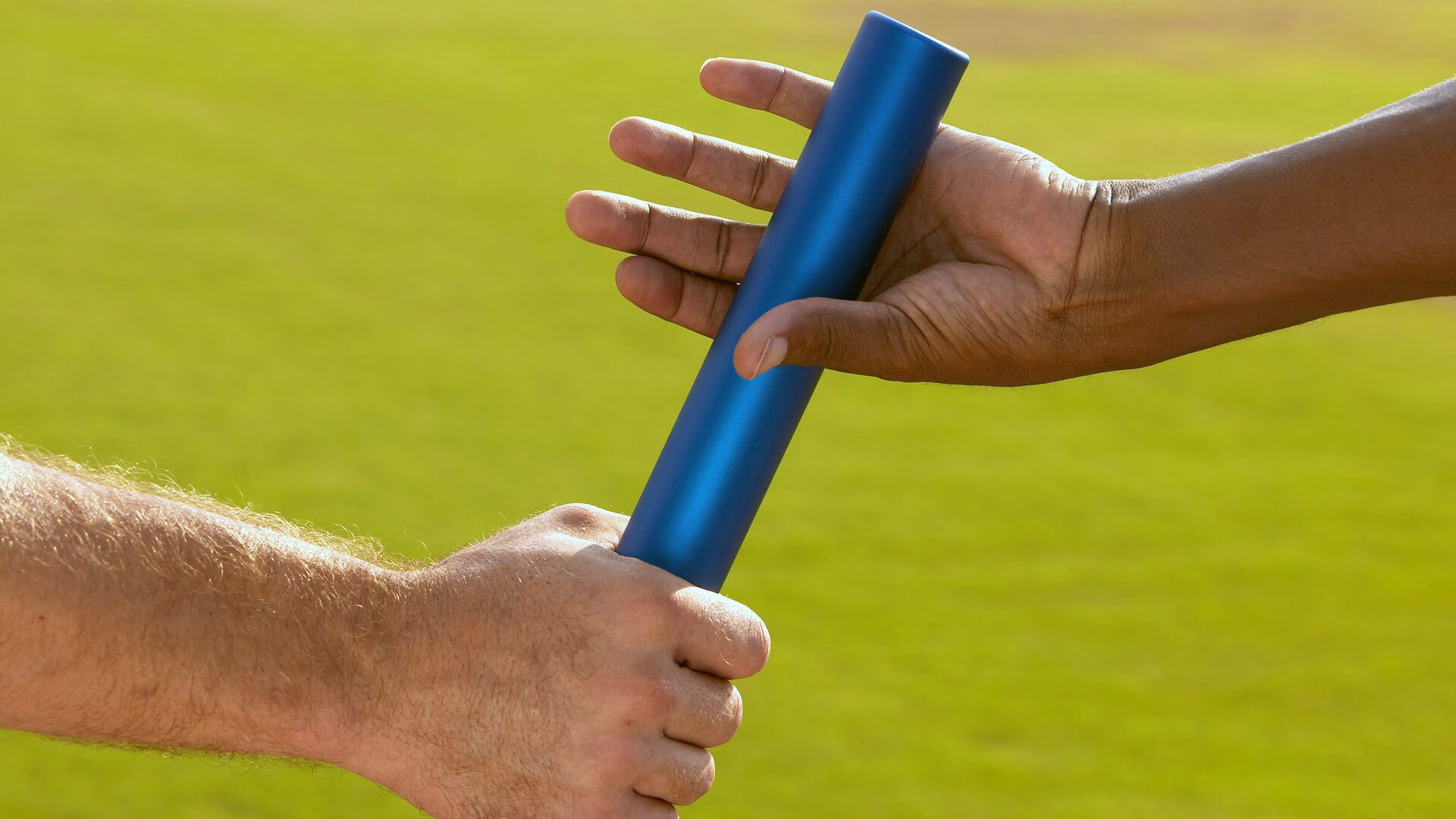 黑翼与魔法，当红牛席卷威斯特法伦，三笘薰在巴林赛道画出掌控的弧线