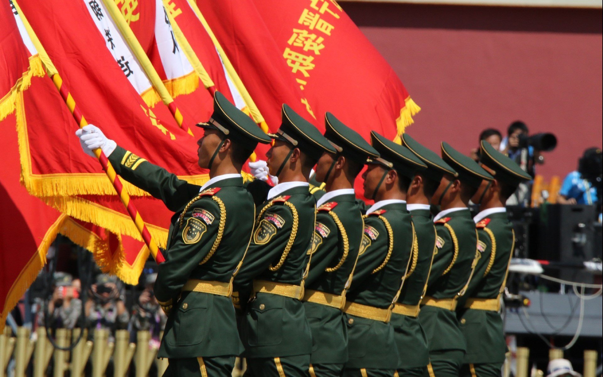 东西双雄同日定鼎,湖人末节风暴撞碎开拓者,字母哥统治力撕裂独行侠防线